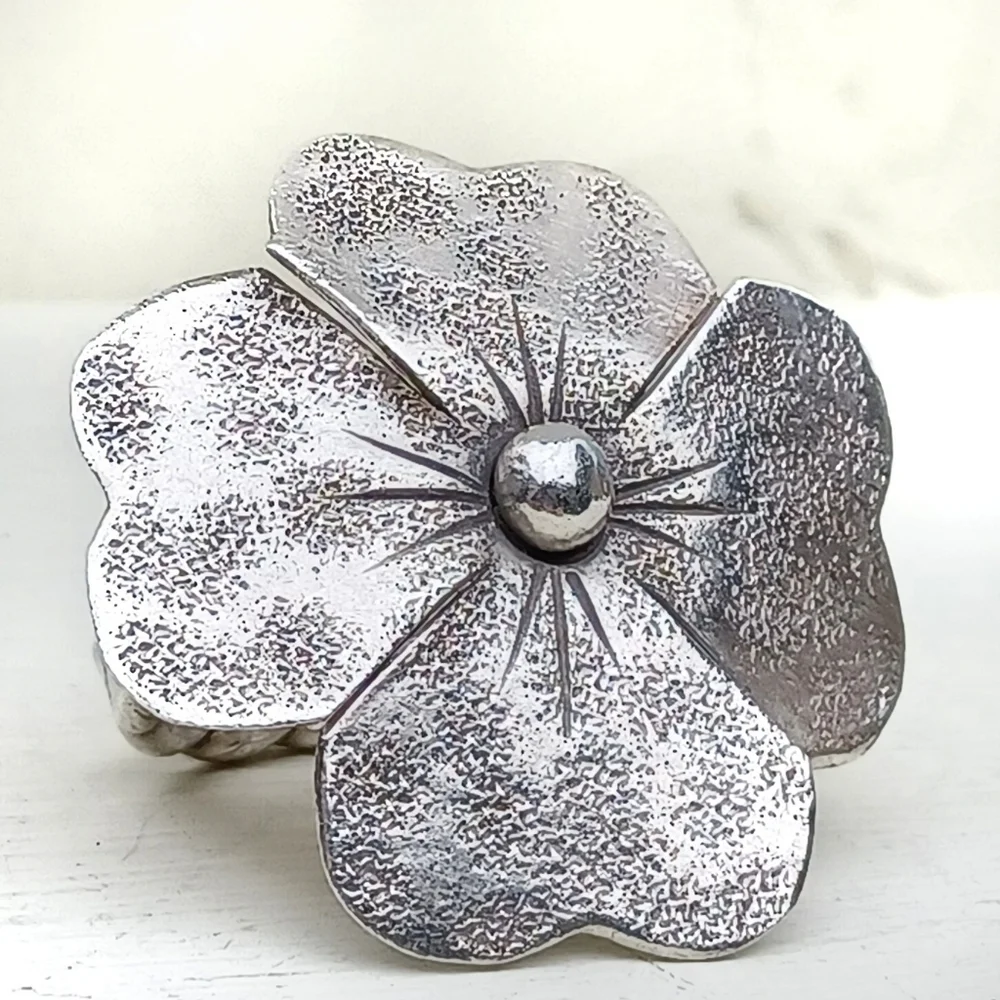 Large Flower Silver Ring - Picture 1 of 12